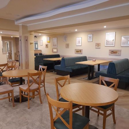 אורוויצה Hotel Caras מראה חיצוני תמונה