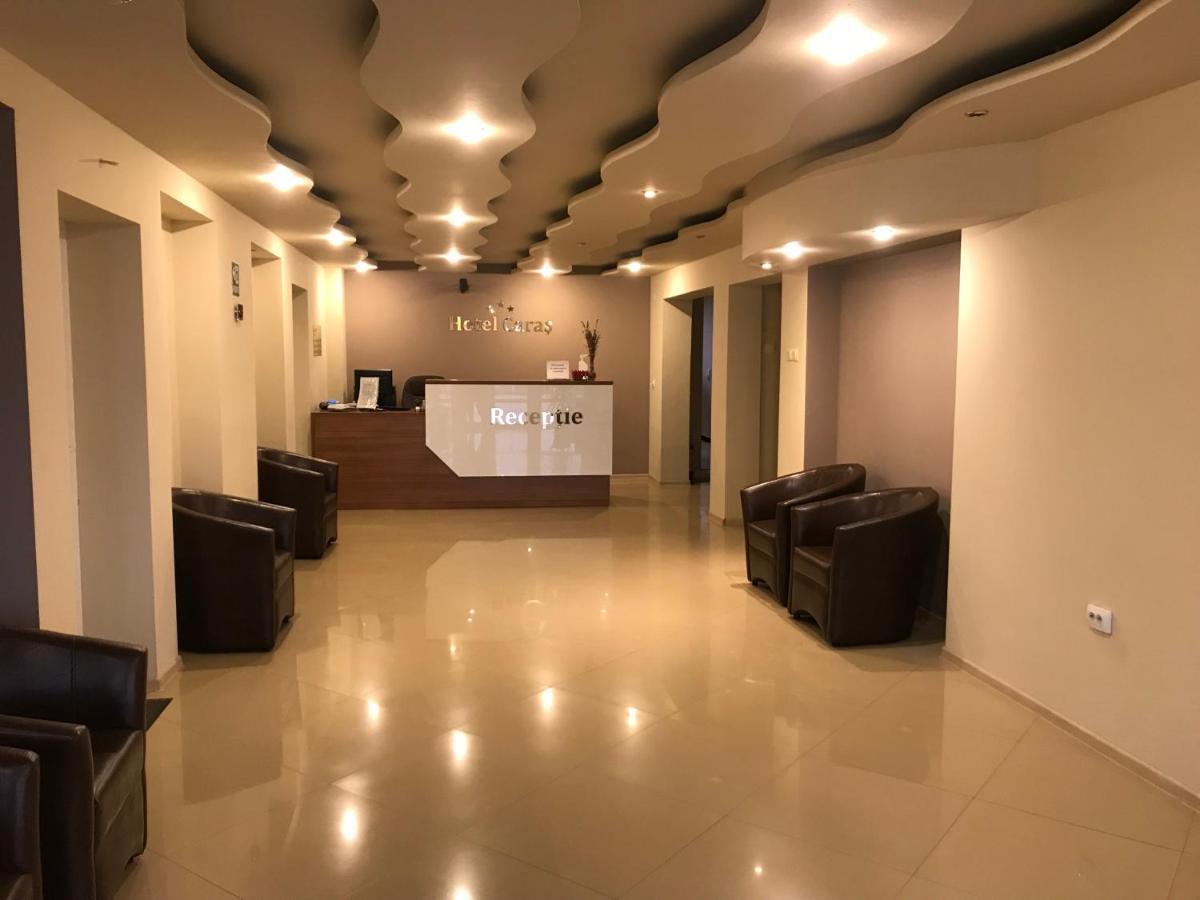 אורוויצה Hotel Caras מראה חיצוני תמונה
