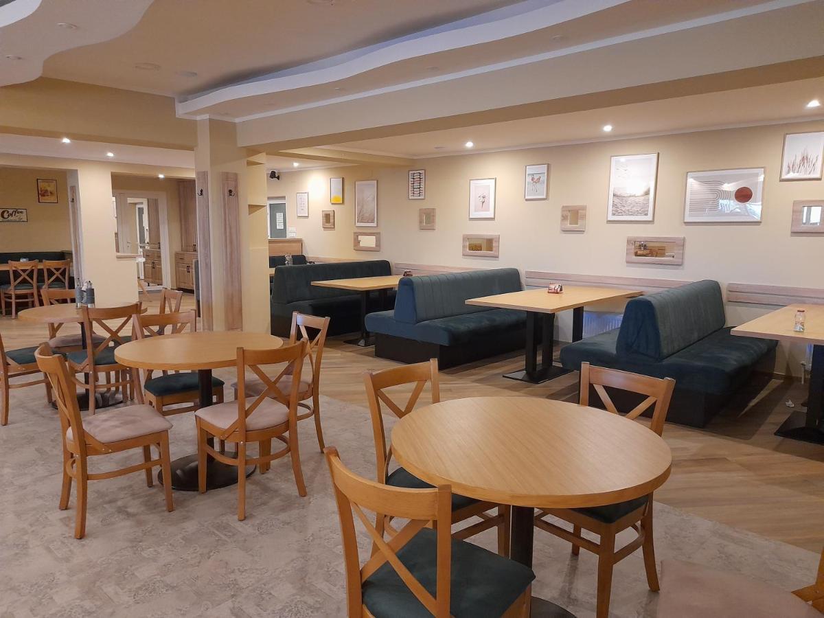אורוויצה Hotel Caras מראה חיצוני תמונה