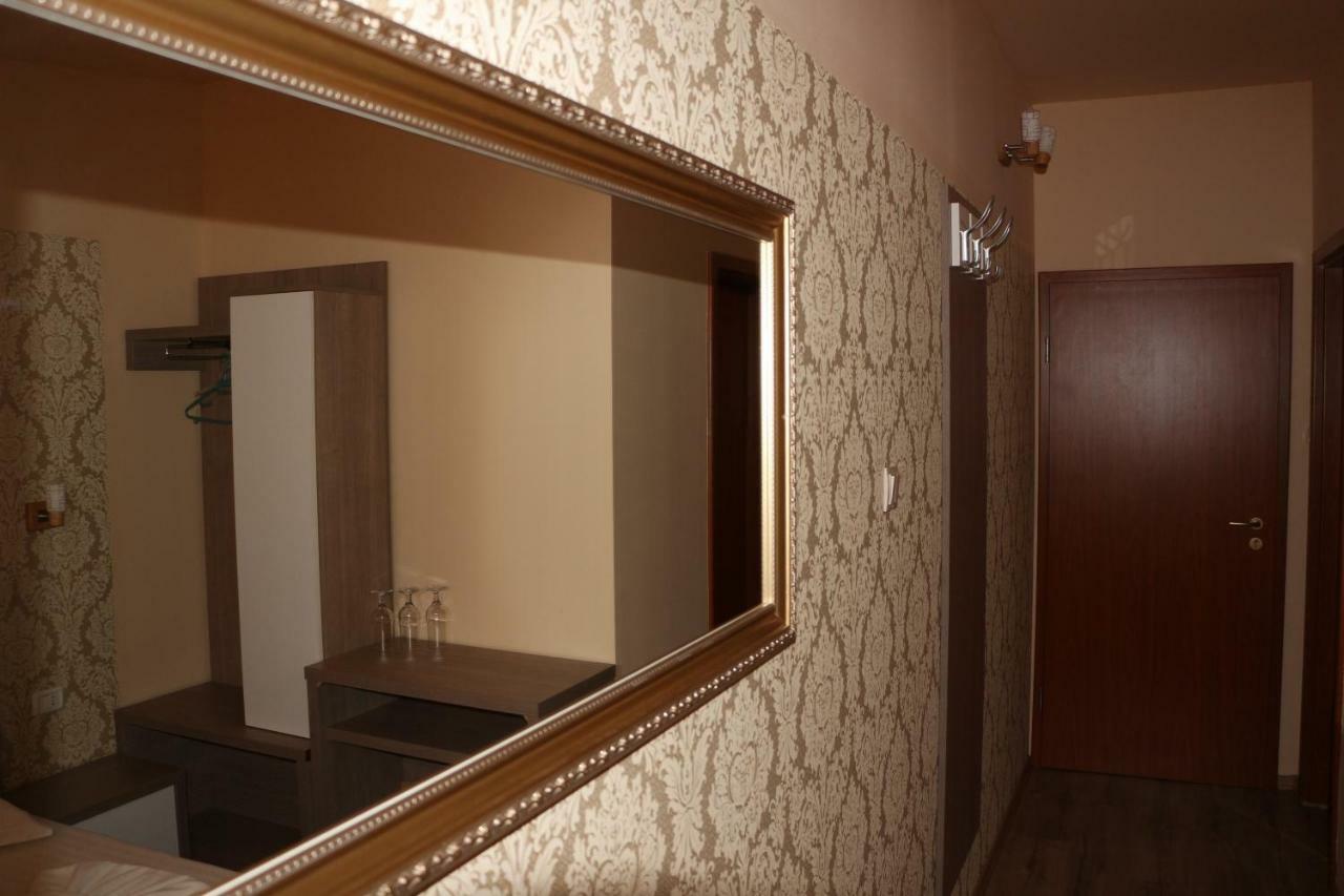 אורוויצה Hotel Caras מראה חיצוני תמונה