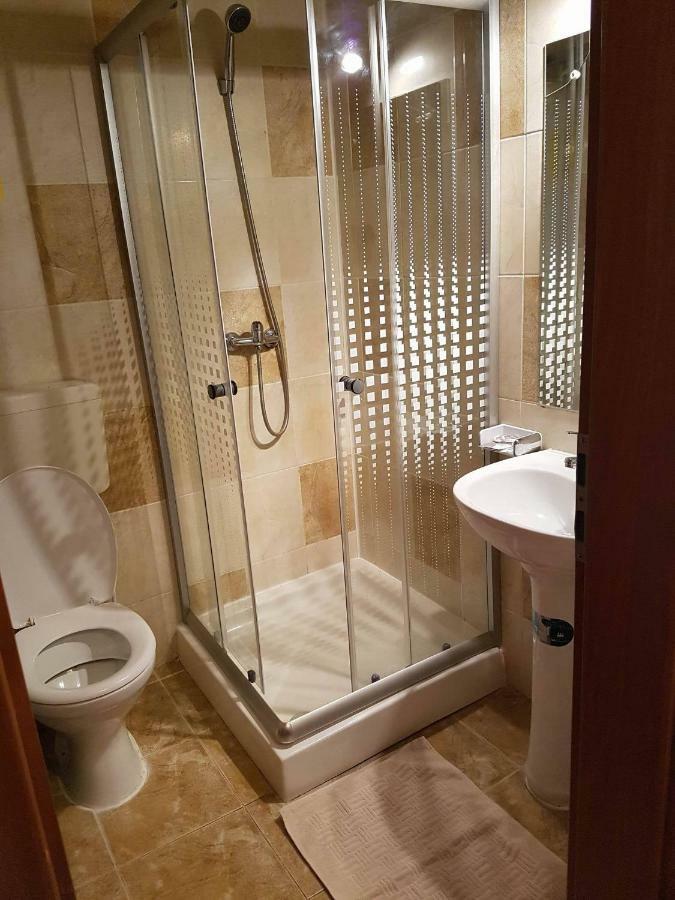 אורוויצה Hotel Caras מראה חיצוני תמונה