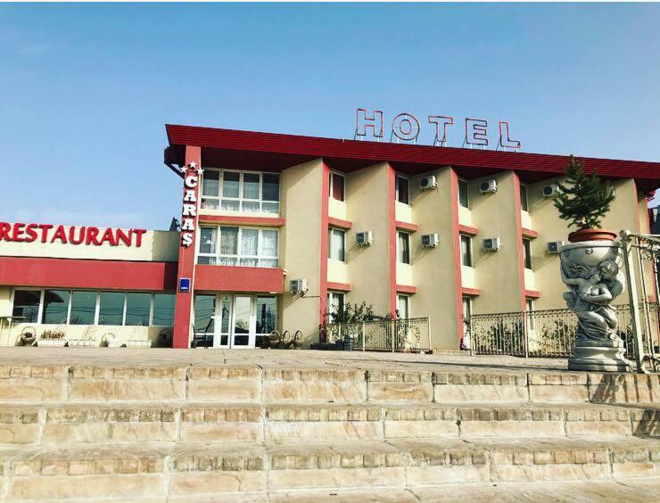 אורוויצה Hotel Caras מראה חיצוני תמונה