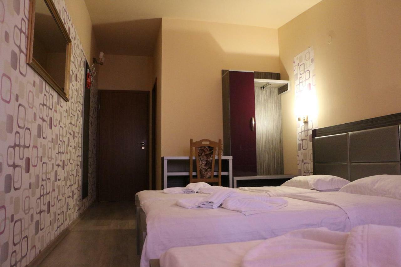 אורוויצה Hotel Caras מראה חיצוני תמונה